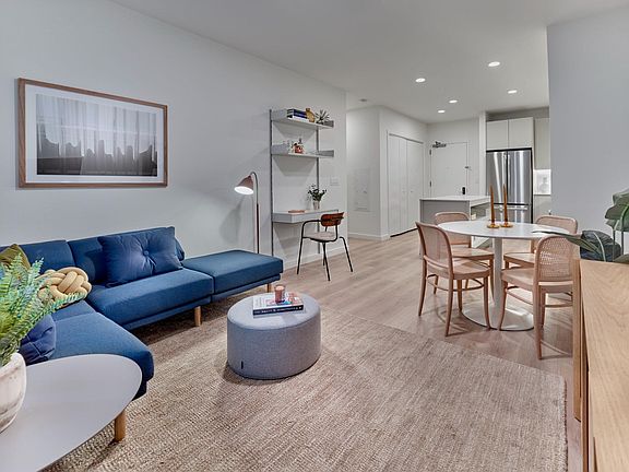 5th image of 242 Saint Pauls Ave #1701
