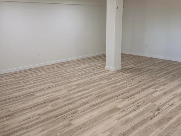 623 S Boston Pl #E, Bolivar, MO 65613