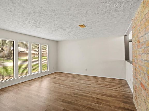 4th image of 21423 Park York Drive
