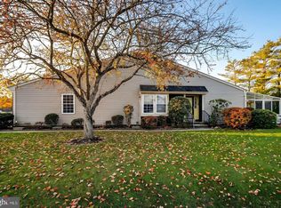 3 Surrey Ln, Hightstown, NJ 08520