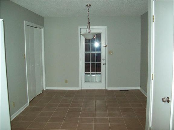 2nd image of 701 Anita Ct