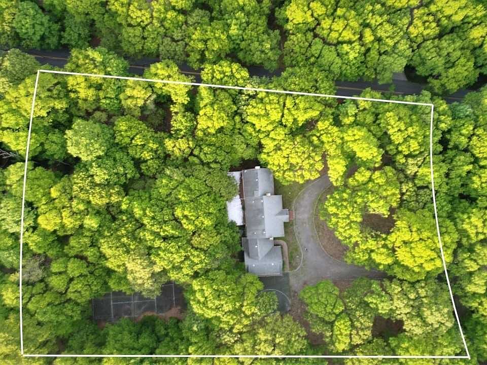 1st image of 1 Woodhull Cove Ln