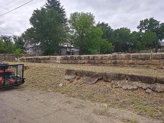 3rd image of 1301 Cottage St