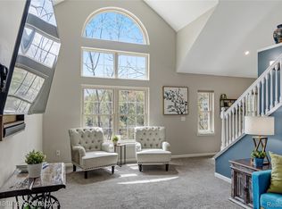 601 Village Ln, Milford, MI 48381