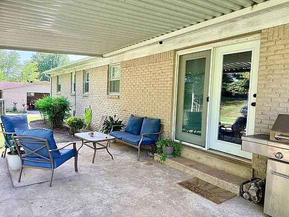 2nd image of 407 Myrtle Dr