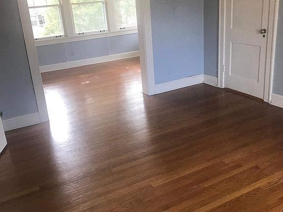 5th image of 1116 Ward Pkwy #2