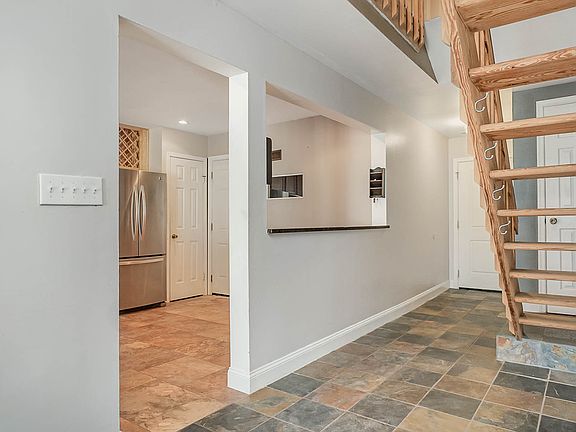4th image of 1720 Unicorn Dr #1