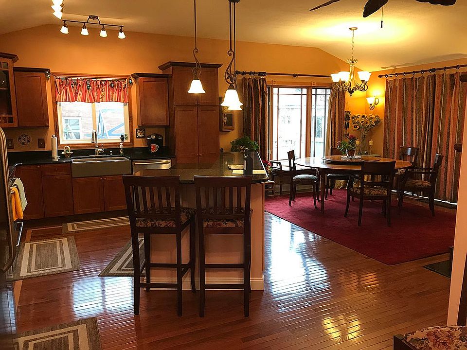 2nd image of 129 Lexington Ave