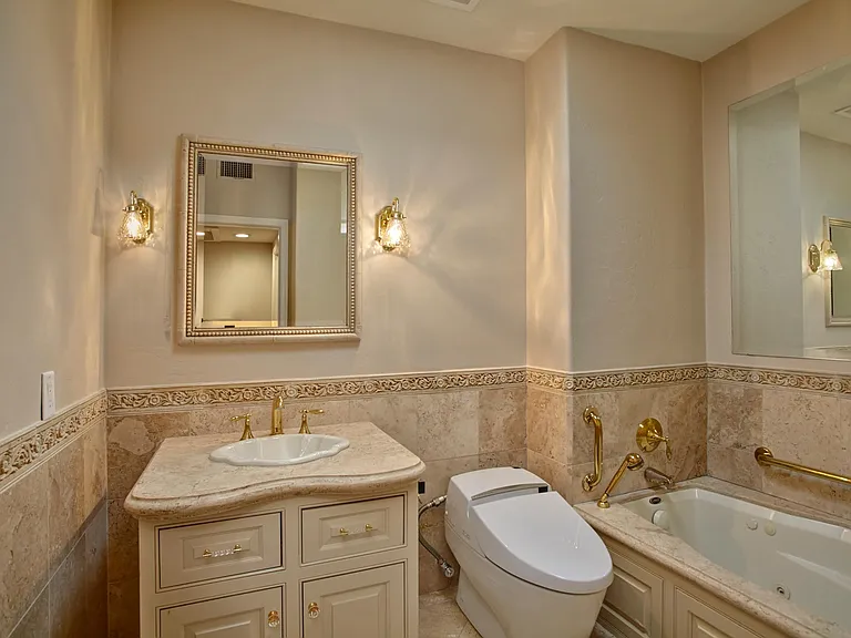 2952 N Saint Augustine Pl — Photo 17
