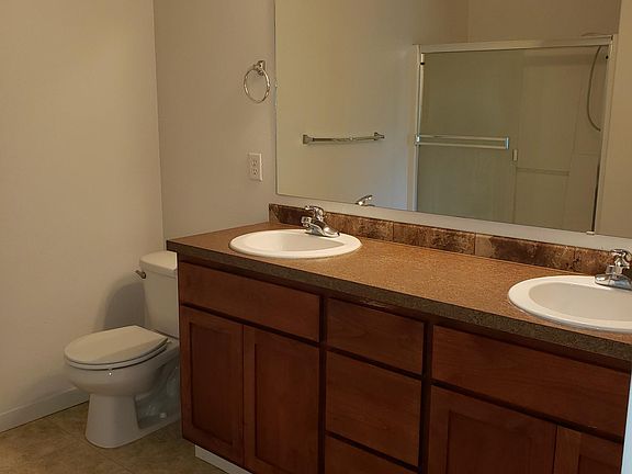 5th image of 2305 NE 114th Ct