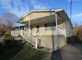 1404 Hatcher Ave, Covington, VA 24426