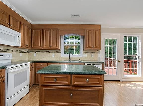 3rd image of 1524 Plantation Trl