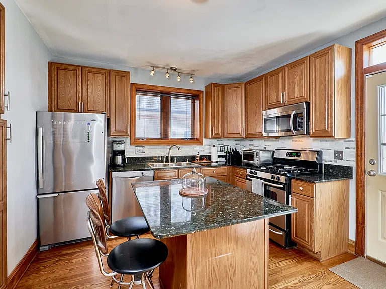 5210 Pernod Ave — Photo 22