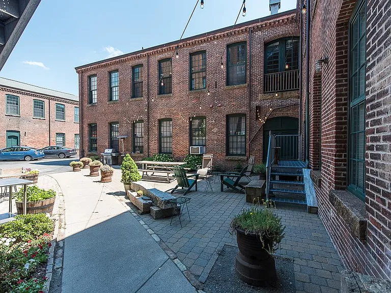 532 Kinsley Ave #110 — Photo 42