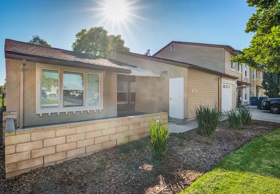 Santo Terrace - Military Housing