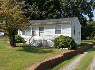 712 Dogwood Rd, Thomasville, NC 27360