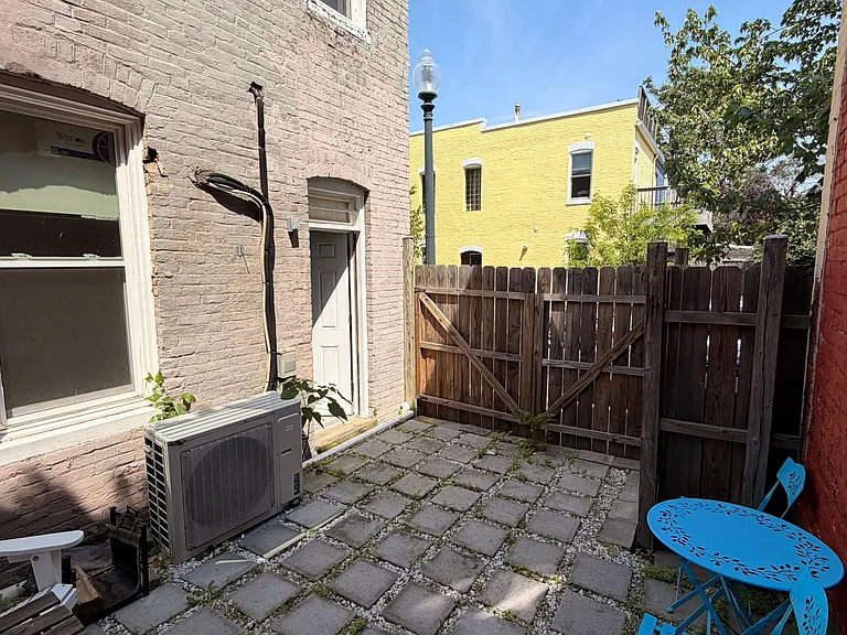511 6th St NE #1 — Photo 15