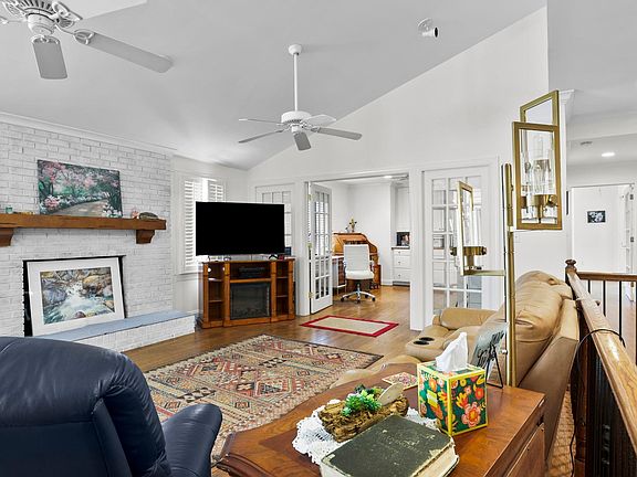 4th image of 250 Thompson Rd