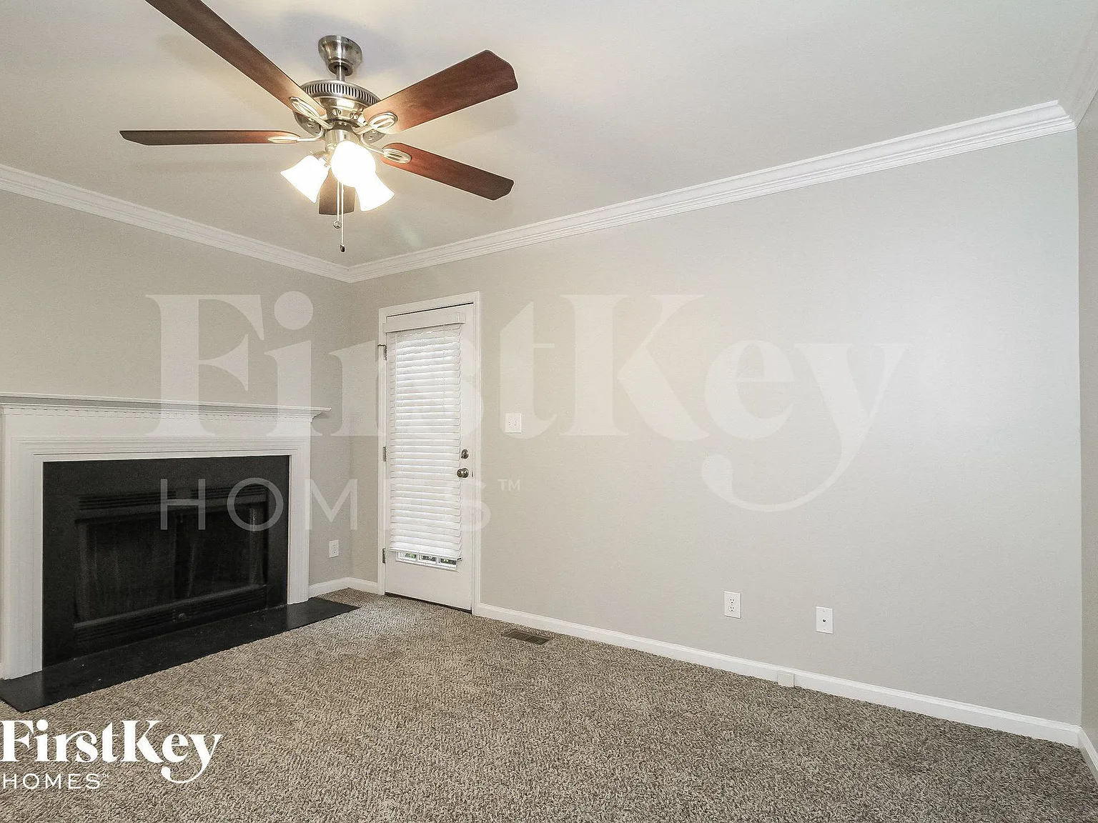 4 bed, 2.5 bath, 1928 sqft, $2,475 — Photo 3
