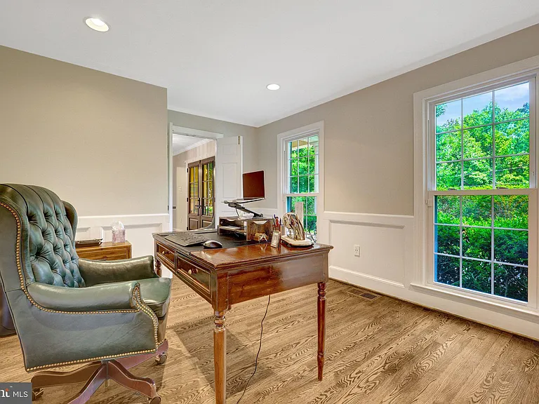 7845 Old Dominion Dr — Photo 31