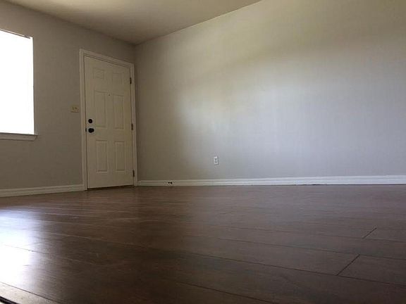 5th image of 2215 Donna Dr