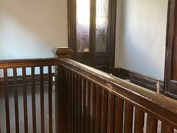5th image of 716 Linwood Ave