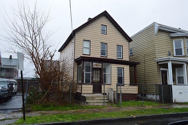 2nd image of 505-507 E 39th St