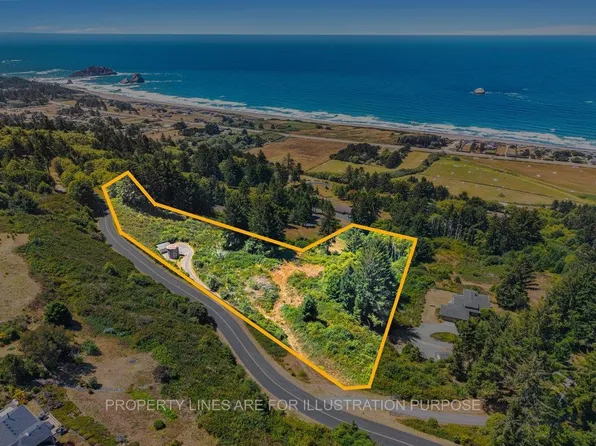 350 Spyglass Rd, Smith River, CA 95567