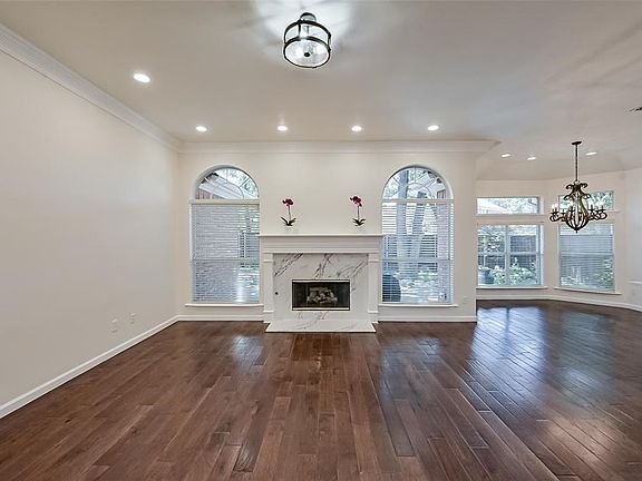 3rd image of 1303 Brook Arbor Dr