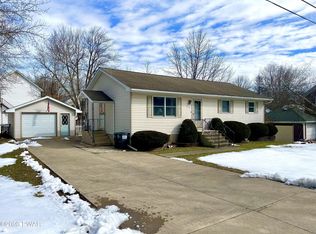 6 Merwin St, Waymart, PA 18472