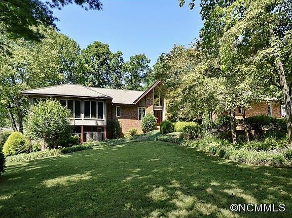 2nd image of 892 High Vista Dr