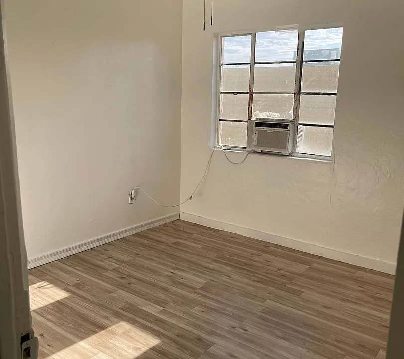 120 W McDowell Rd