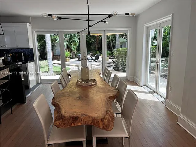 2301 S Miami Ave — Photo 58