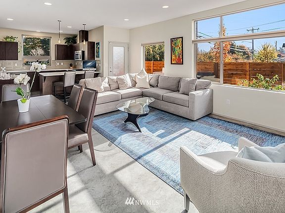 4th image of 5101 40th Ave NE #1