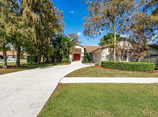 13523 Chelmsford St, Wellington, FL 33414