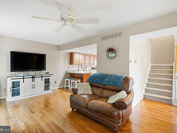 4th image of 34 Lake Tahoe Cir