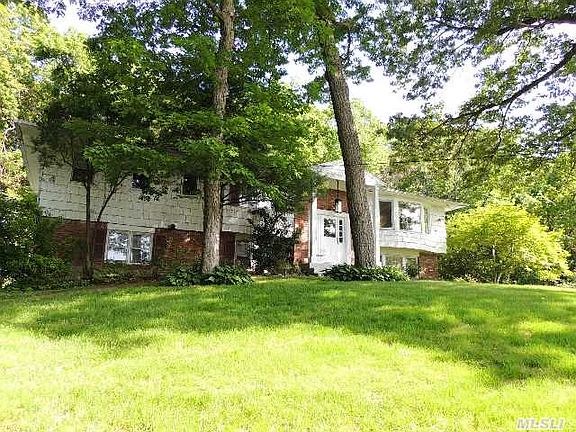 2nd image of 2 Fairbanks Ct