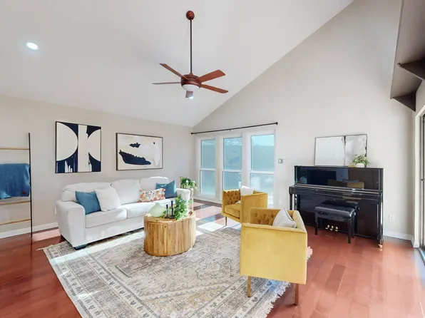 10104 Morgan Meadow Ln, Dallas, TX 75243