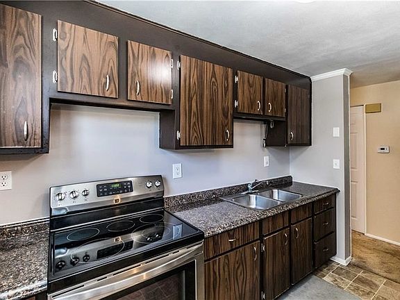 3rd image of 3698 Buttercup Ln