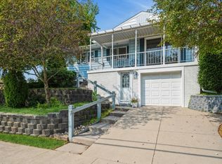 1310 15th St SW, Cedar Rapids, IA 52404