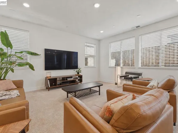 385 Ramos Ranch Rd, Oakley, CA 94561