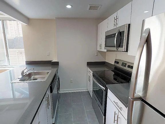 4th image of 82-76 116th St #302