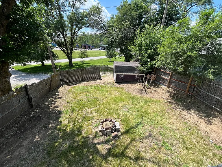 9510 N 31st St — Photo 10