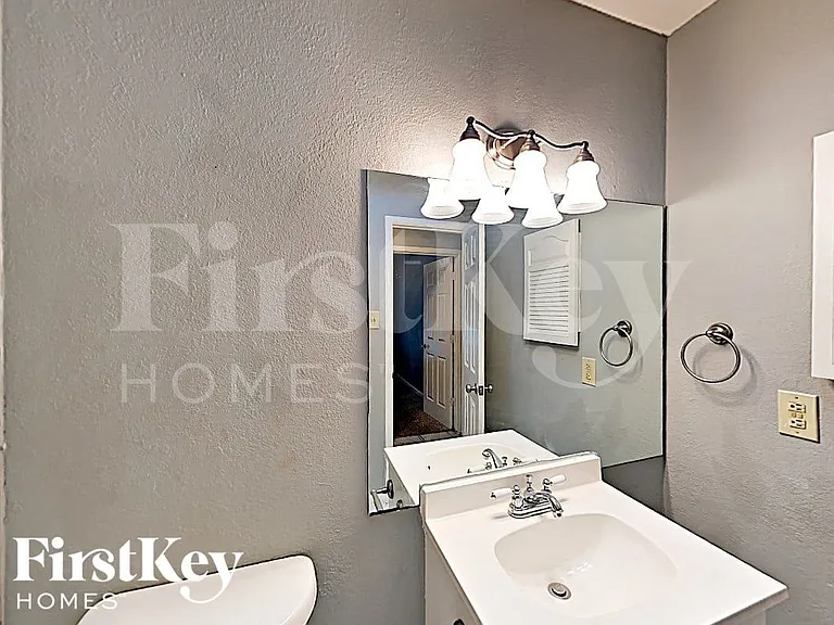 503 Benedict Ln — Photo 9