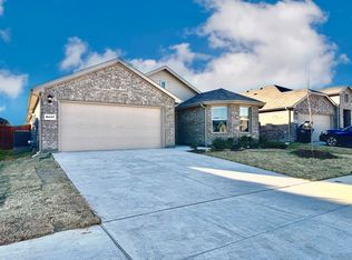 8437 Hollymead Ln, Fort Worth, TX 76131