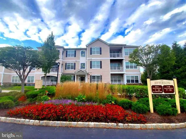 511 Timberlake Dr, Trenton, NJ 08618