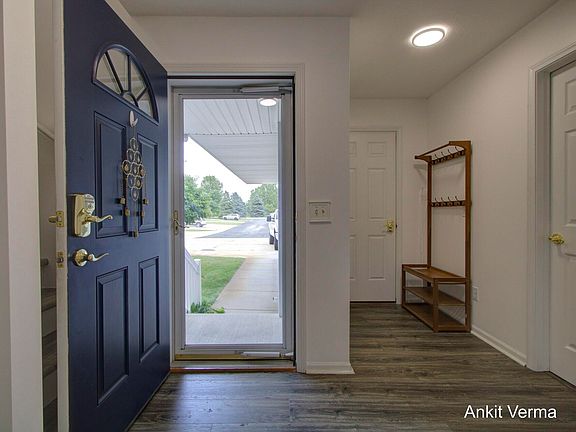 3rd image of 2430 Rosewood North Dr #B