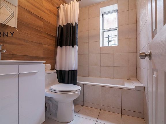 4th image of 1601 Park Pl #22