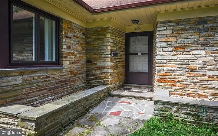 8104 Heacock Ln — Photo 3