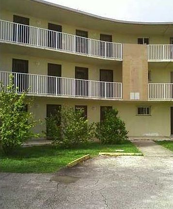 2nd image of 11051 SW 200th St APT 202A